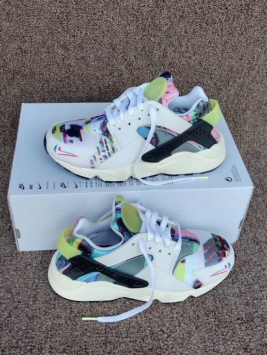 Nike Shoes - Nike Nike Air Huarache SE Multi Color / White Phantom DX3264-902 Women's Size 8